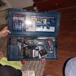 BOSCH SDS PLUS  HAMMER LIKE NEW 