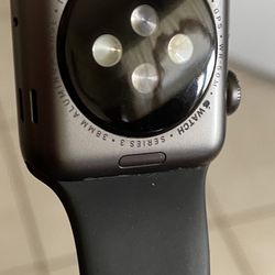 Apple Watch 3rd Generation With Charger