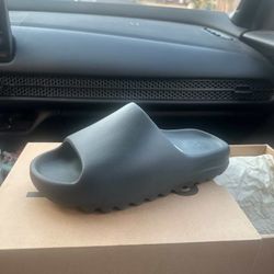 Yeezy Slides 