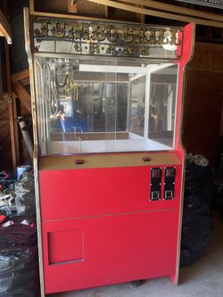 Vending Claw Machine