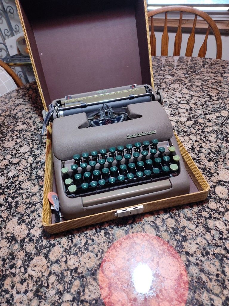 VTG 1940S SMITH CORONA STERLING TYPEWRITER PORTABLE W/TWEED CASE WORKS perfect