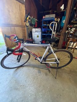 GMC Denali 700cc Men's Road Bike, White