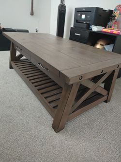 Lift top coffee table
