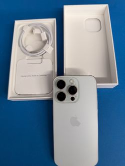 iPhone 15 pro unlocked for any carriers 128gb ( Liberado)