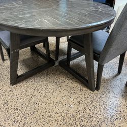 Round Table And Chairs