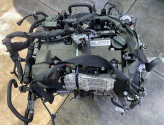 part HYUNDAI SANTA FE FWD AUTO ENGINE MOTOR ASSEMBLY 2.5L 28K MILES 24-25