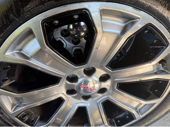 4  Chevy Silverado /Gmc wheels and tires 22”