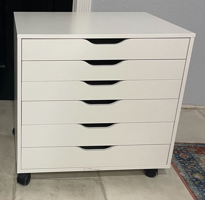 White Cabinet Or Dresser With Wheels