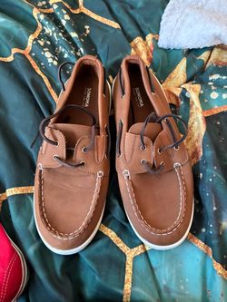 Boy Dress shoes (Size 6)