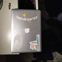 Apple Laptop Computer 