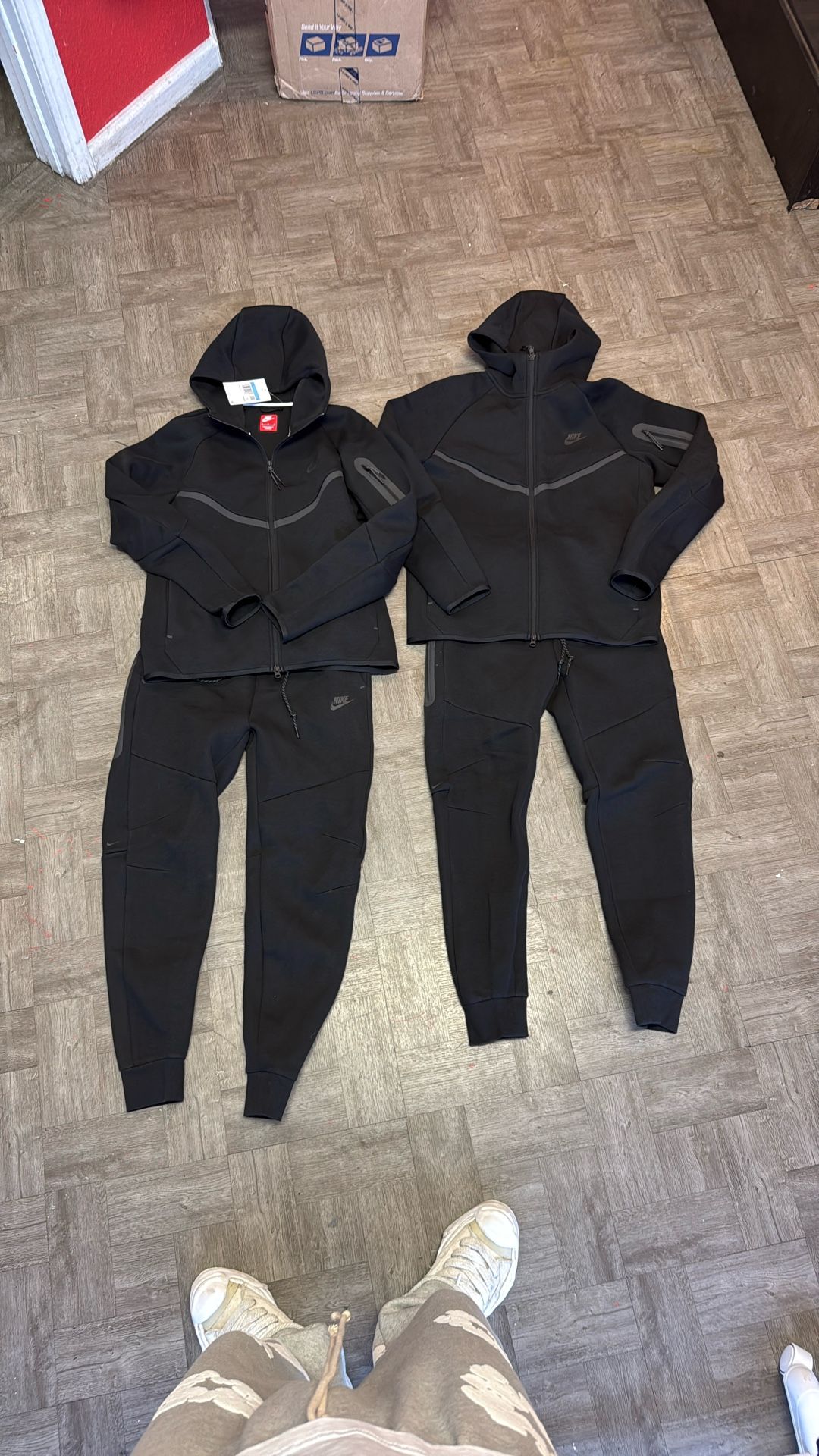 Nike Techs Brand New (medium)