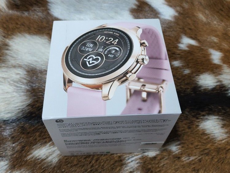 Never Used Michael Kors 41mm Smart Watch display picture 1