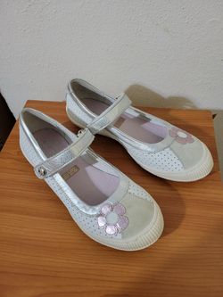 Nordstrom Girls Shoes 3 1/2 - 4 ITALY no size