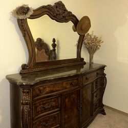 Dresser 