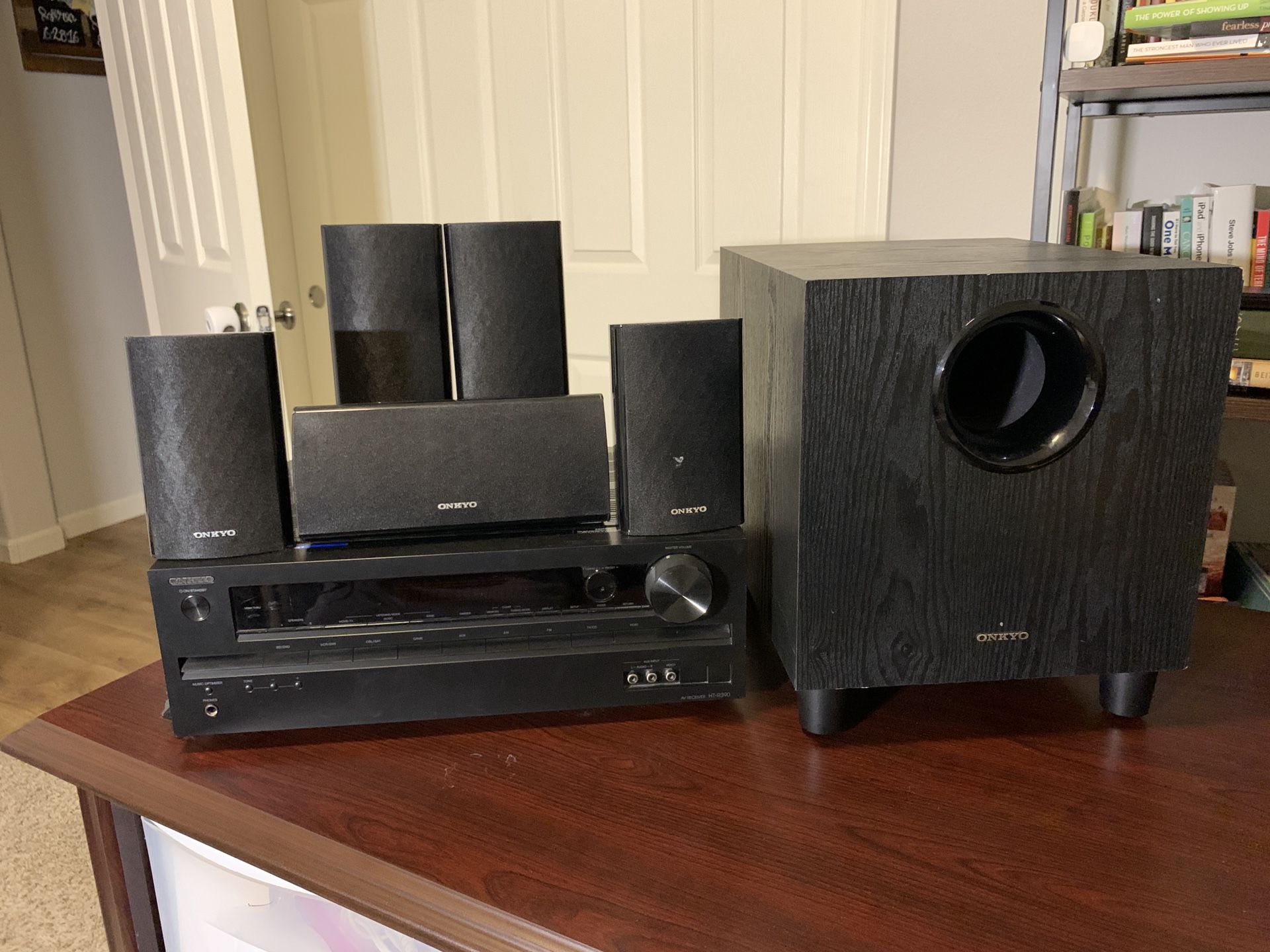 Onkyo HT-R390 5.1 receiver and speakers