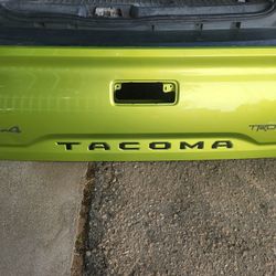 2016 - 2023 Toyota Tacoma Rear Tailgate Trunk Lid Oem