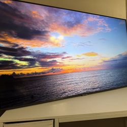 Samsung 50” 7 Series 4K UHD Smart TV – Excellent Condition