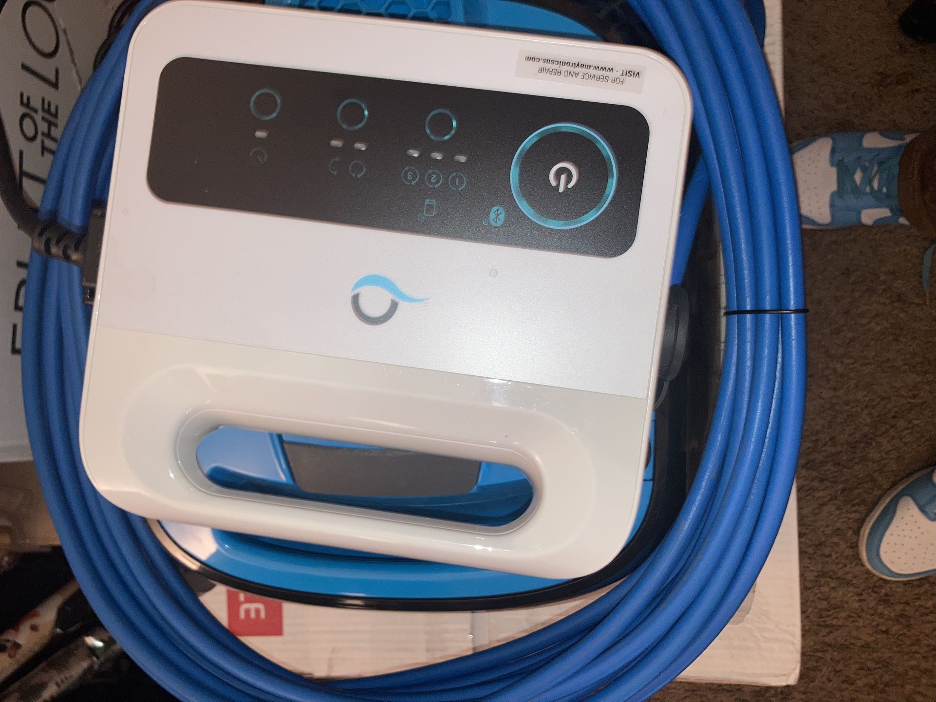 MayTronics Dolphin Pool Cleaner