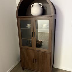 Bookshelf/Display Case/Cabinet