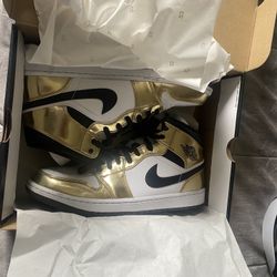 Jordan 1 Mid