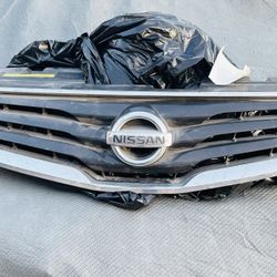 Grill For Nissan Centra