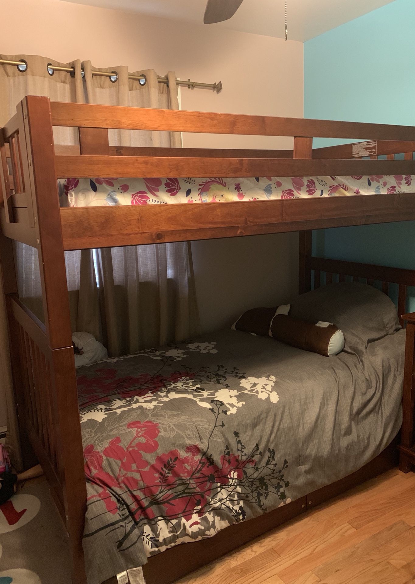 Twin Bunk bed (Matress is not included)