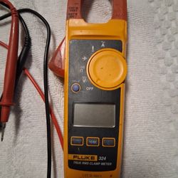 Fluke 324 Amp Clamp Multimeter