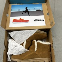 Skechers Performance Women's On The   Go 400 Blaze Winter Boot size 8