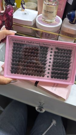 Curly Lash Clusters