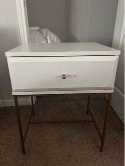 White/Gold Table
