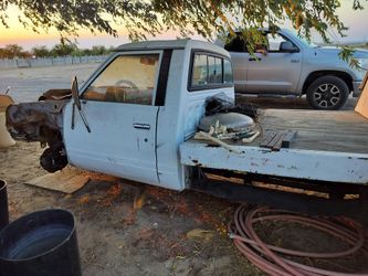 1985 Nissan  Dual Rear Tires Pink Non Op