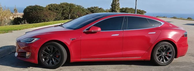 2018 Tesla Model P100D. RED SuperCar