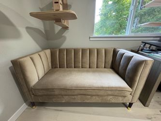 Leanna Channel Tufted Loveseat