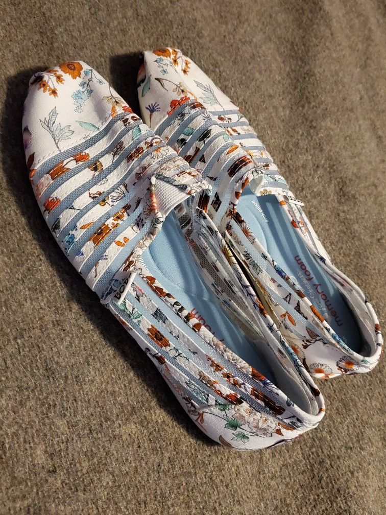 Skecher Bob's/ New without tags,/no box