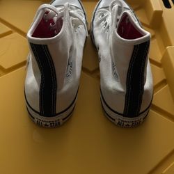 Brand New Converse Size 7.5 Men's /9.5 Womens 