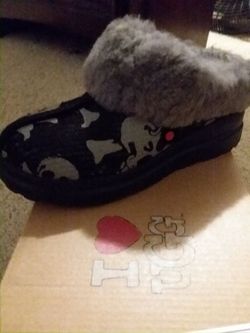 Uggs kids size 3 skeletons