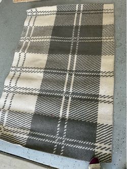 4’3” x 6’x6” rug