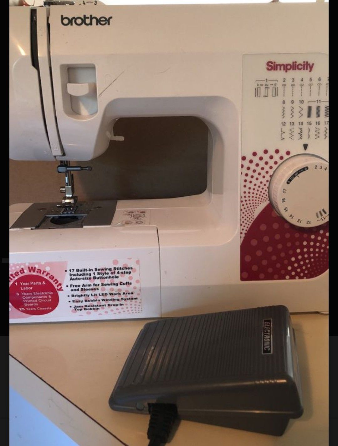 Sewing machine like brand new!