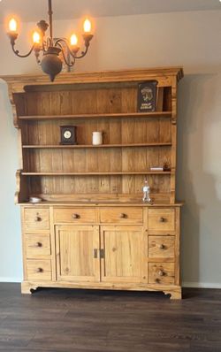 Hutch (solid wood)