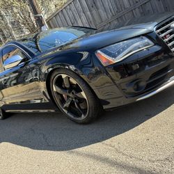 2013 Audi S8