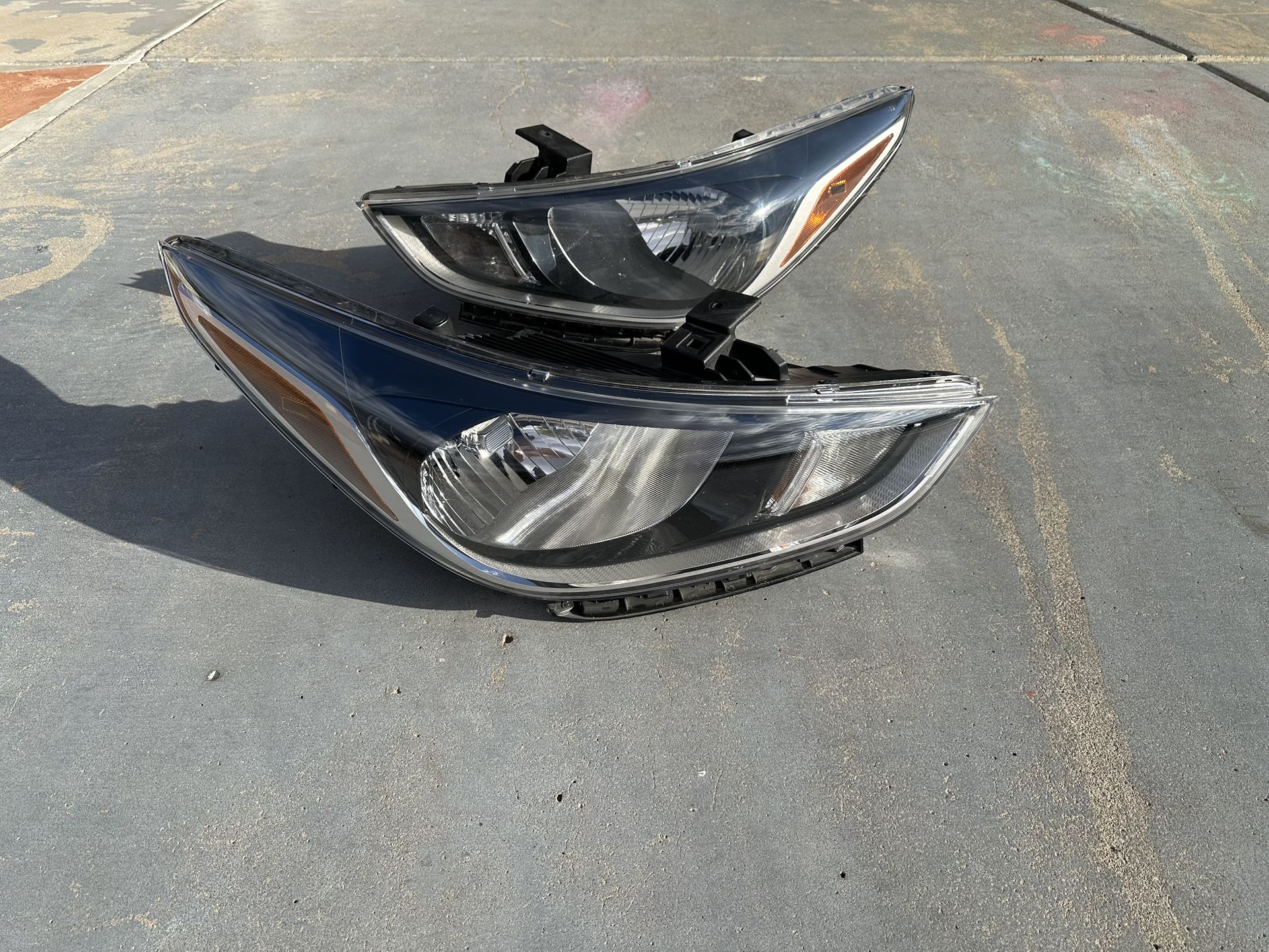 Hyundai Accent Headlight 2018 - 2022, Hyundai Accent Headlamp, OEM ORIGINAL HYUNDAI LIGHT, EXCELLENT CONDITION, $120 EACH SIDE 