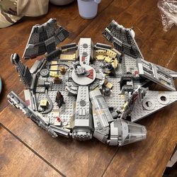 Lego millenium falcon