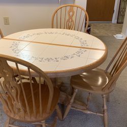 Traditional Dinette Set!!