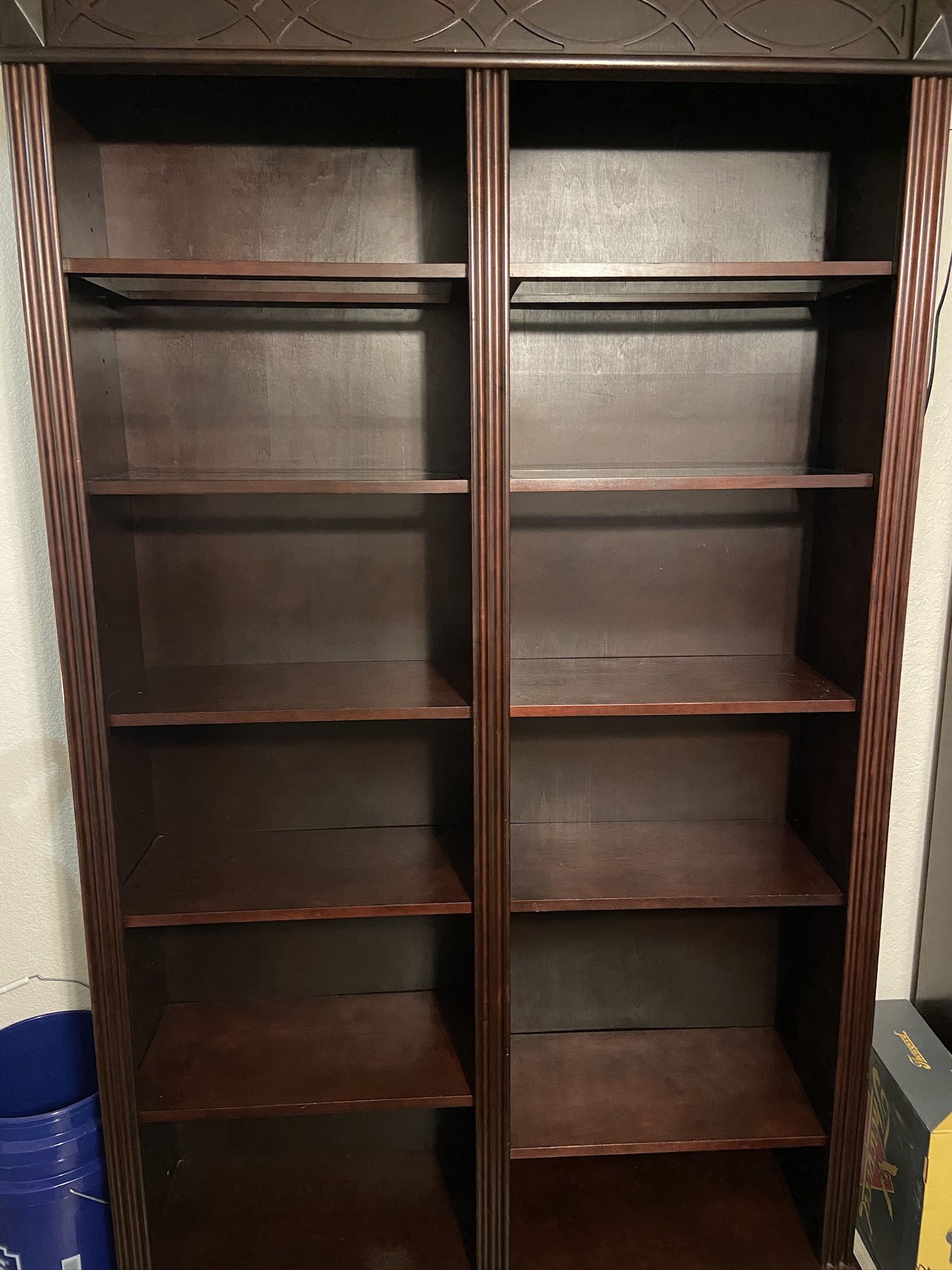 💥 Must-Go Bookshelf! Solid Wood, Great Shape!”