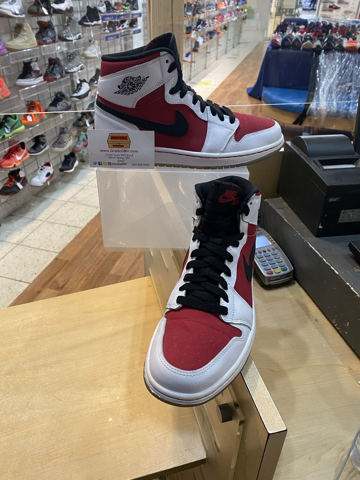 Air Jordan 1 High Carmine Size 8.5