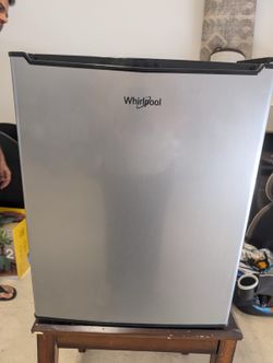 Whirlpool 2.7 cu. ft. Mini Refrigerator - Stainless Steel Look
