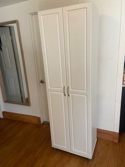 Pantry storage cabinet