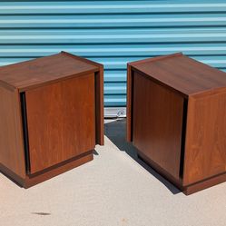 Vintage Mid Century Modern Esprit Walnut Nightstands by Merton Gershun for Dillingham, c1960s