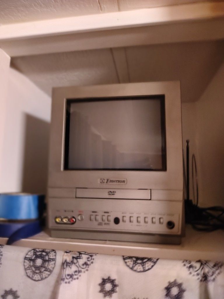 Portable R.V TV, DVD Player $20