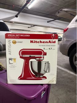 KitchenAid Artisan 5Qt Tilt-Head Stand Mixer Red